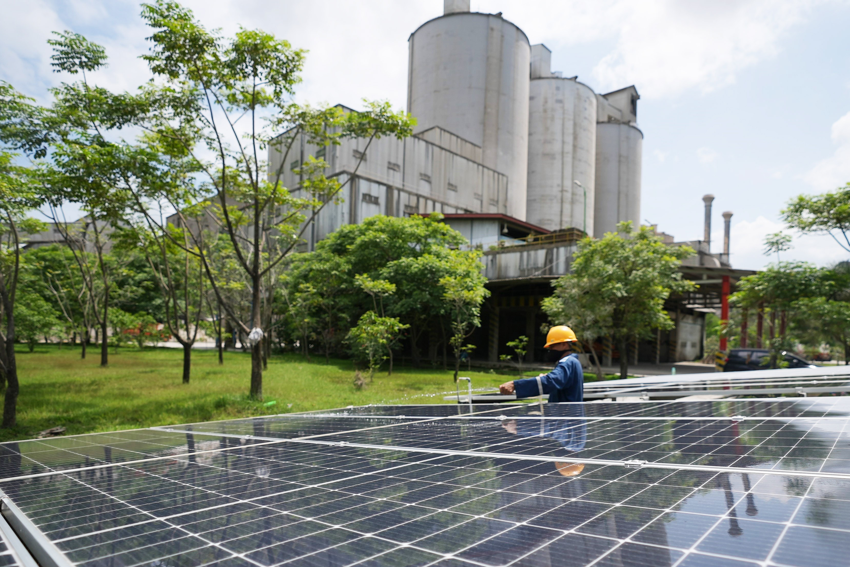 Capturing World's Attention, SIG’s Green Energy Initiative at Semen Tonasa Awarded in the Energy Management Leadership 2023 Event