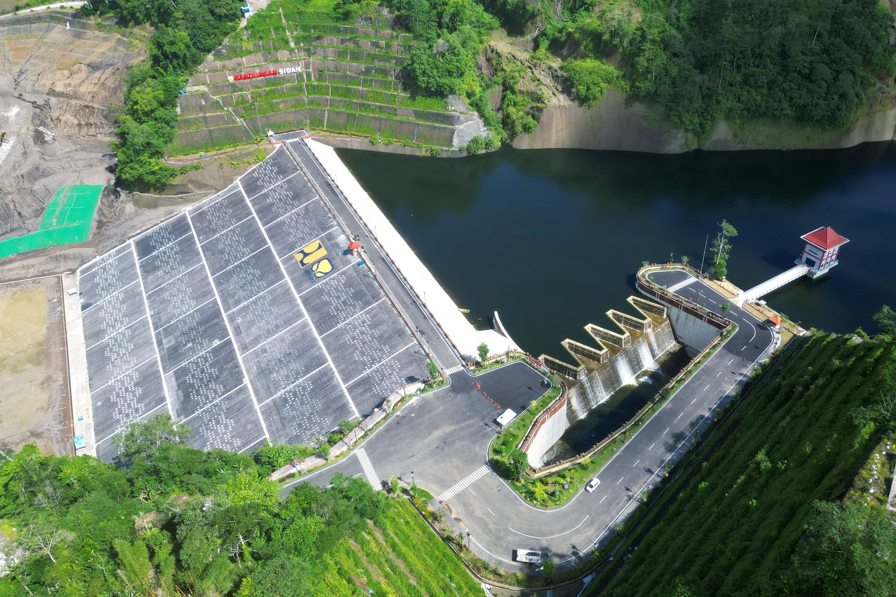 Dukung Ketersediaan Air Bersih dan Listrik Terbarukan bagi Warga Bali, SIG Pasok Semen pada Proyek Pembangunan Bendungan Sidan