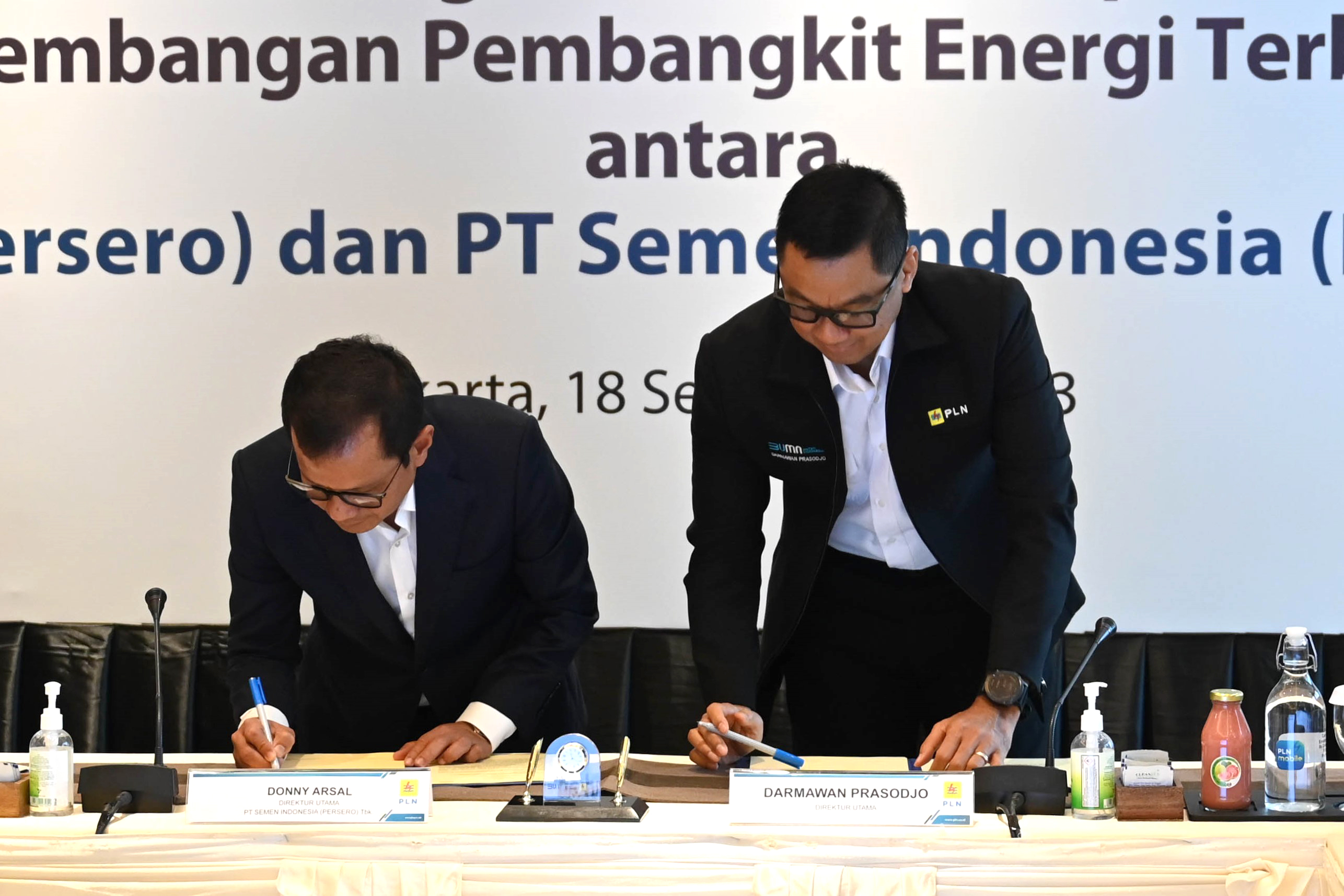 Kolaborasi BUMN, PLN dan SIG Teken MoU untuk Mendorong Penggunaan Energi Bersih