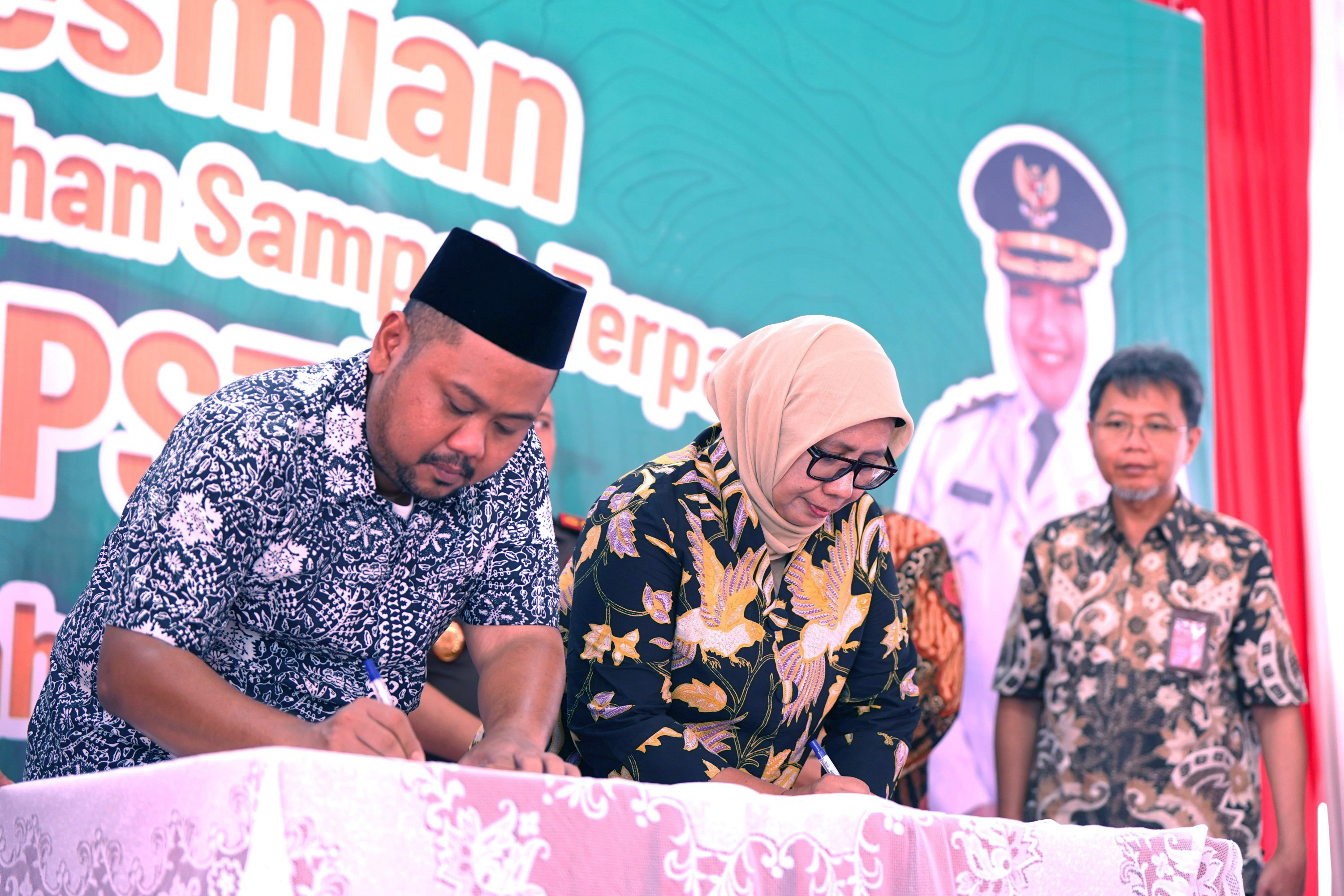 SIG and Gresik Regency Government Signing Cooperation on Utilizing Alternative Fuels from Municipal Waste