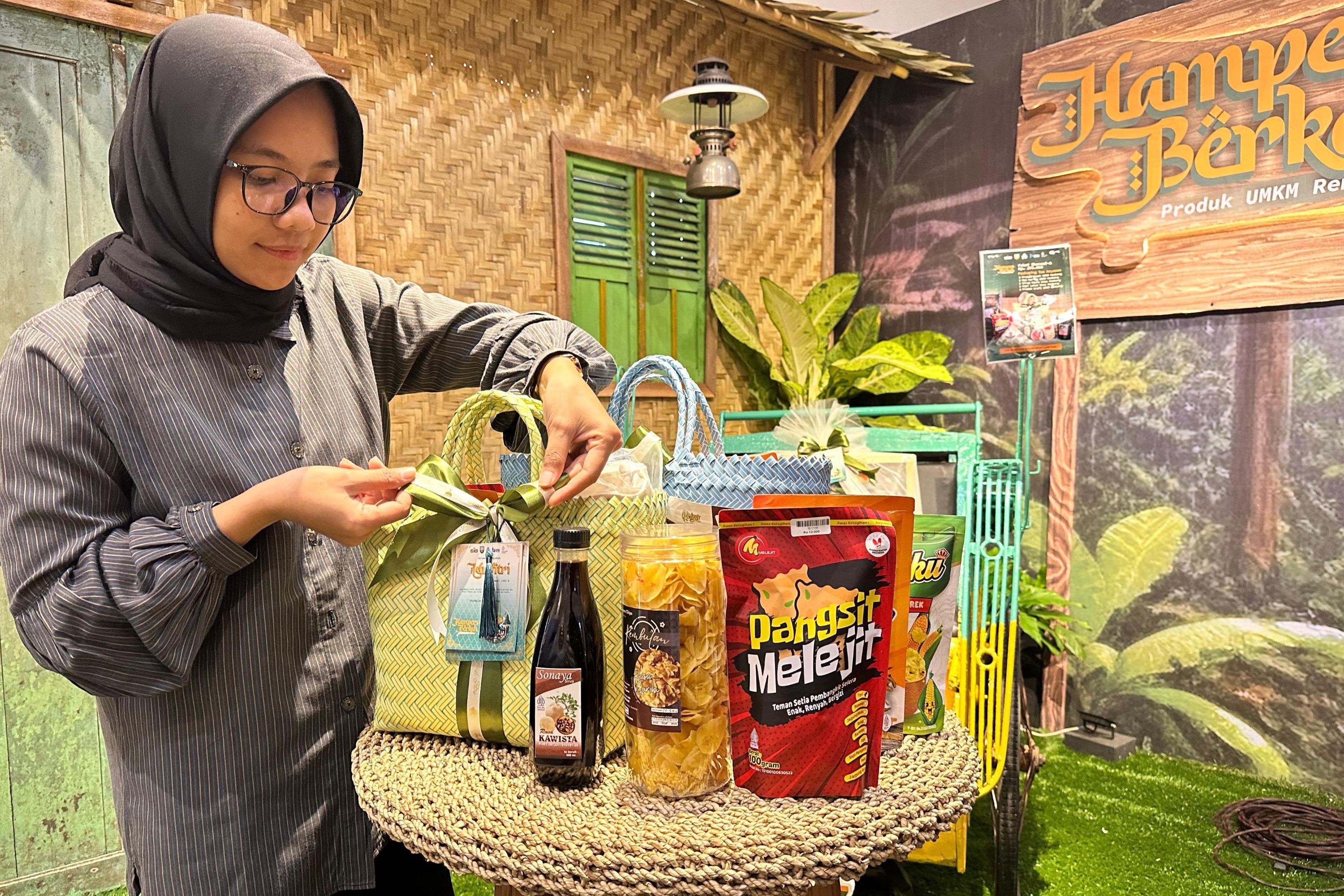 Berkah Ramadan 1445 H, Rumah BUMN SIG di Rembang Cetak Lonjakan Penjualan Hampers Sebesar 30%
