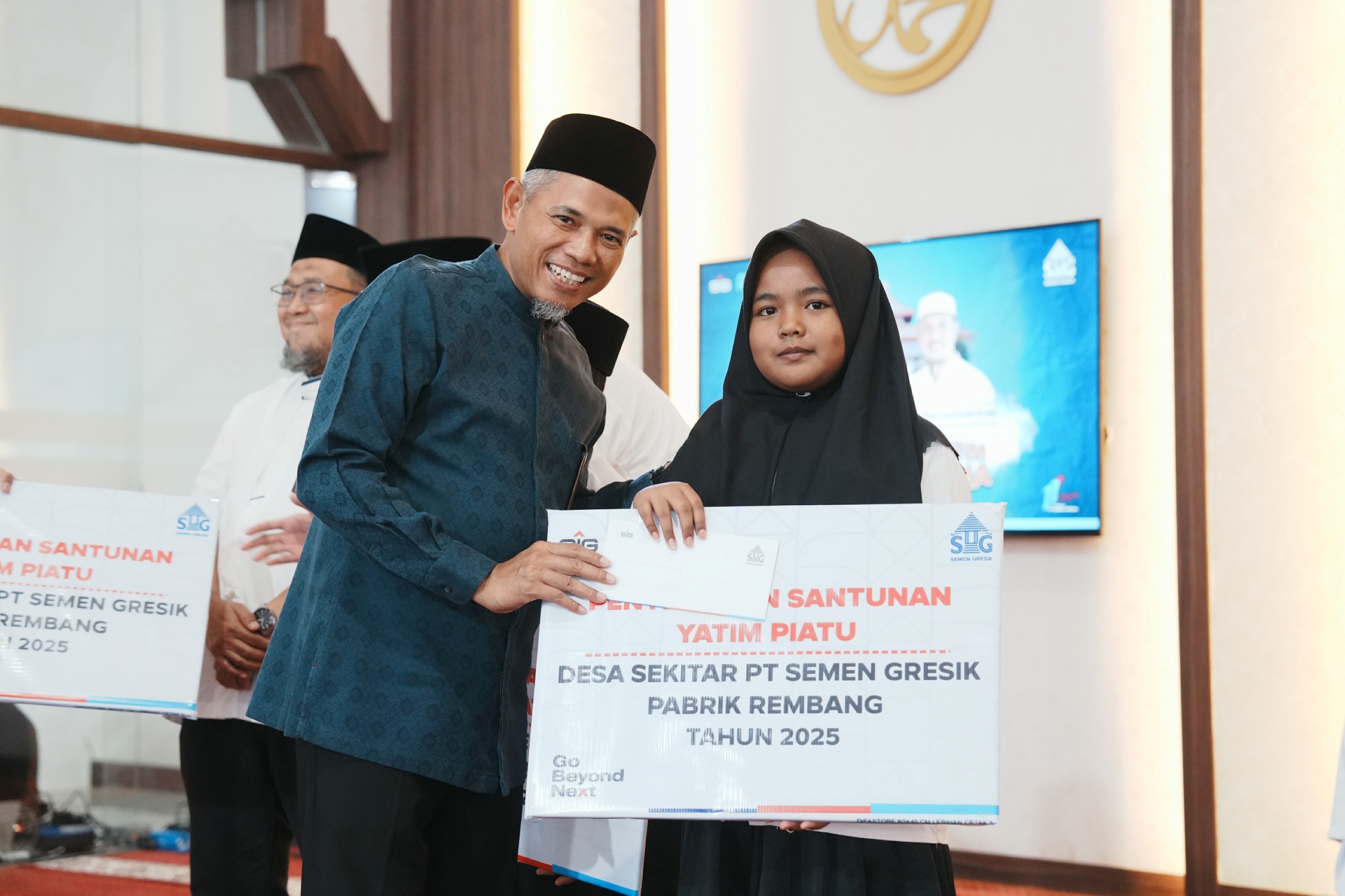 Jelang Idulfitri, SIG Pererat Silaturahmi dengan Stakeholder dan Salurkan Bantuan di 6 Provinsi