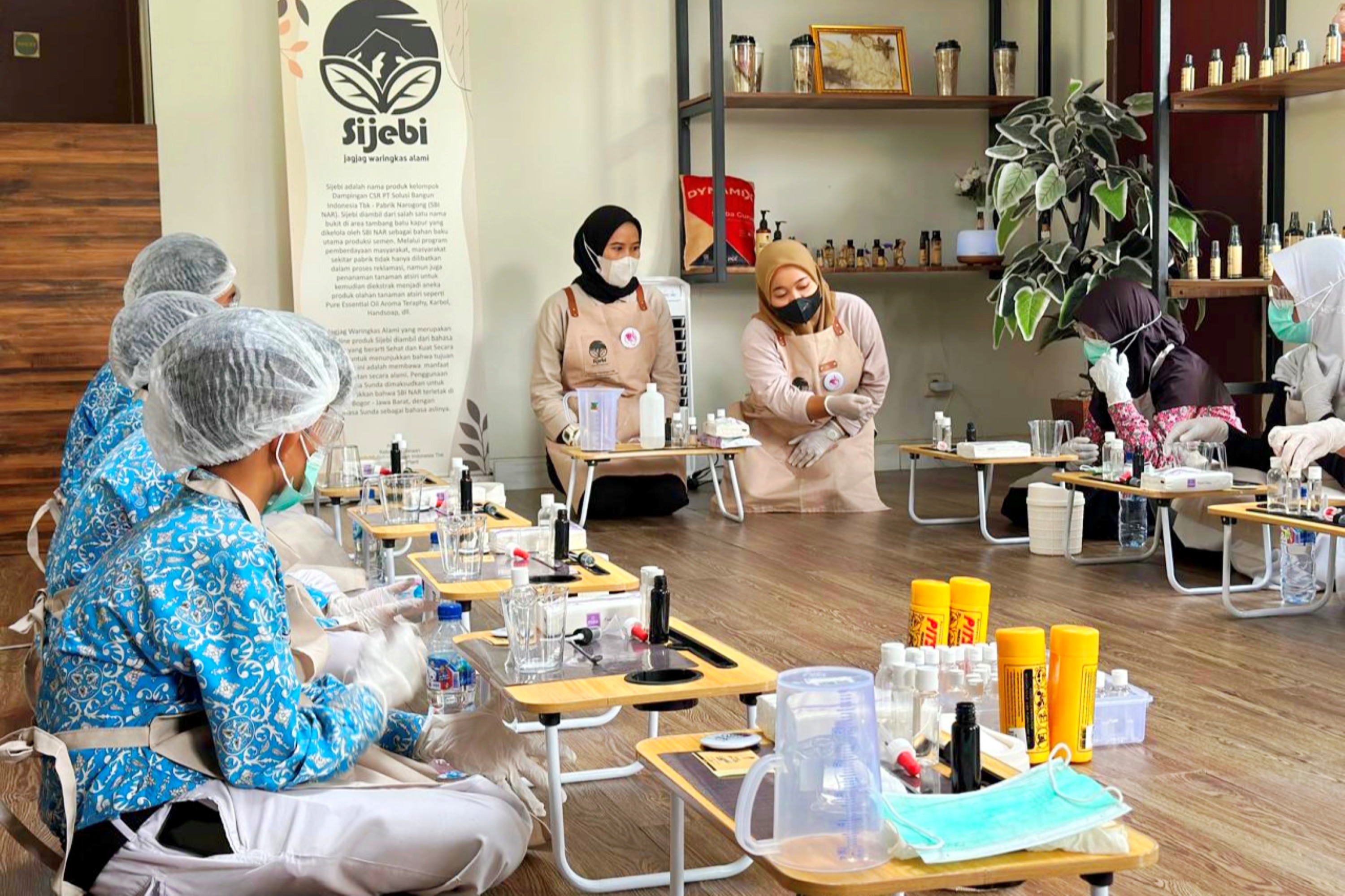 Budidaya Serai Wangi di Lahan Pascatambang, SIG Bangun Ekosistem Keberlanjutan di Pabrik Narogong, Jawa Barat