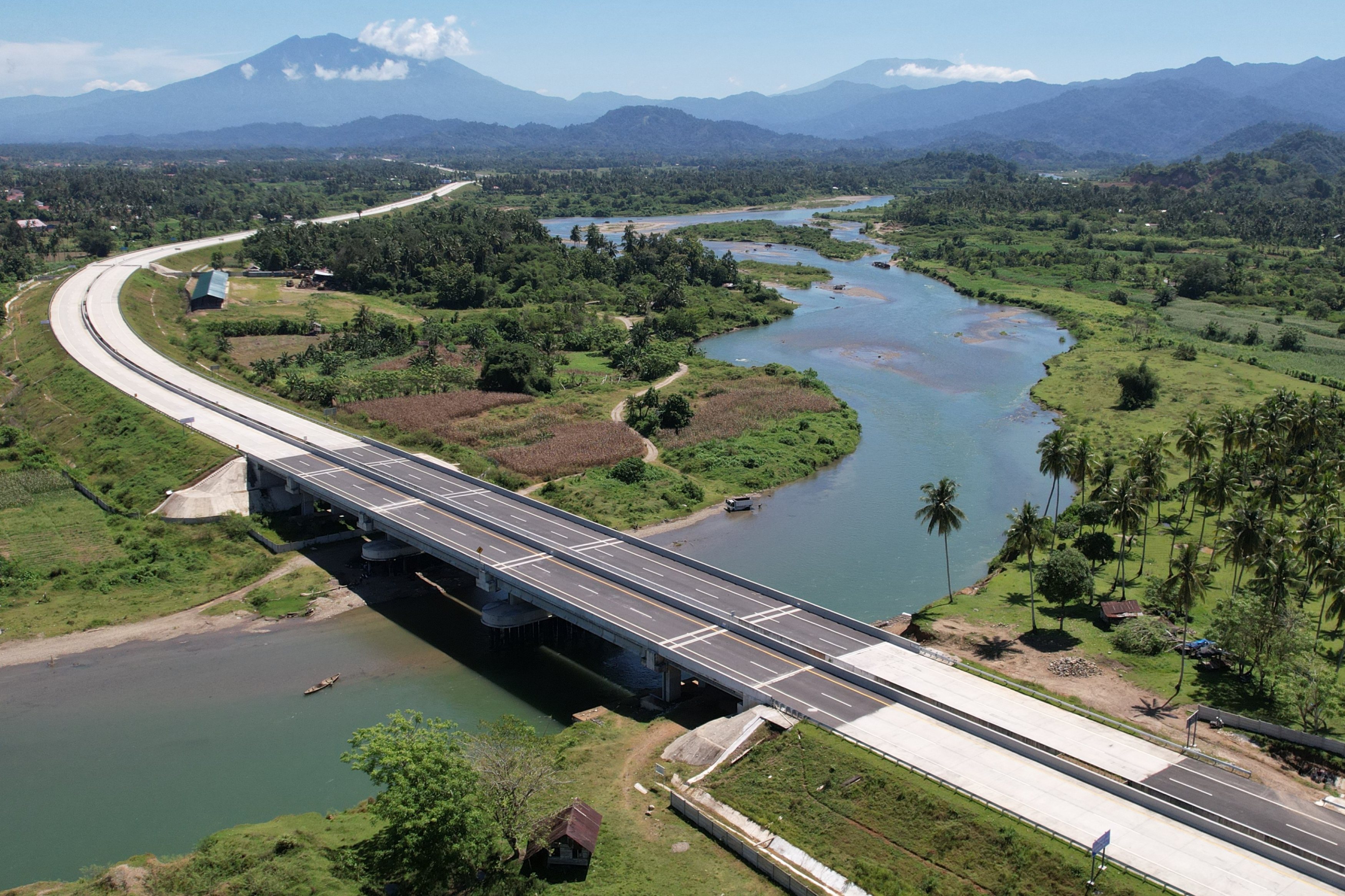 Jadi Tol Pertama di Sumatra Barat, SIG Pasok Semen Khusus untuk Proyek Tol Padang–Sicincin