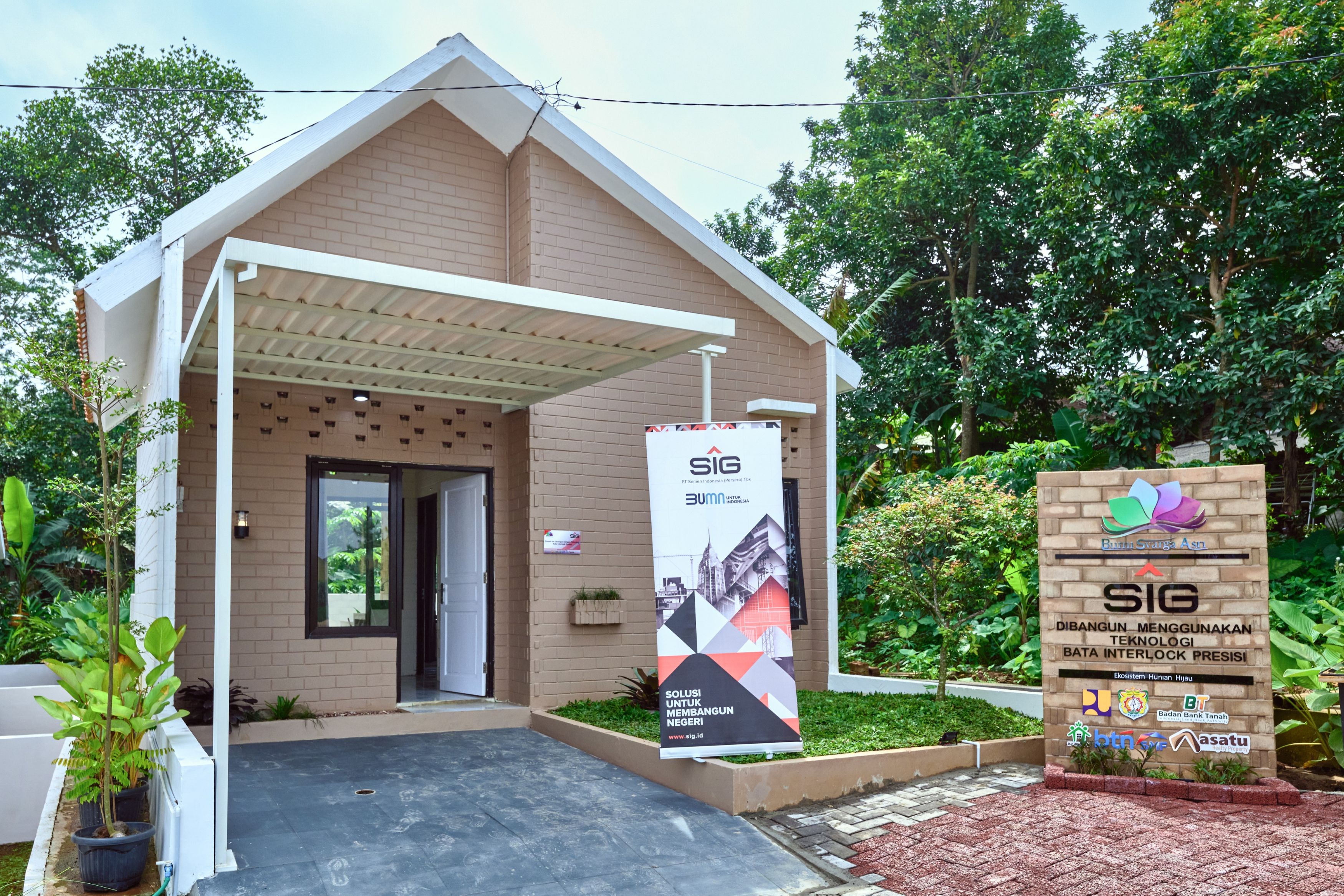 Terpukau Inovasi Bata Interlock Presisi SIG, Komisi VI DPR RI Dorong Perluasan Pasokan ke Pasar Nasional